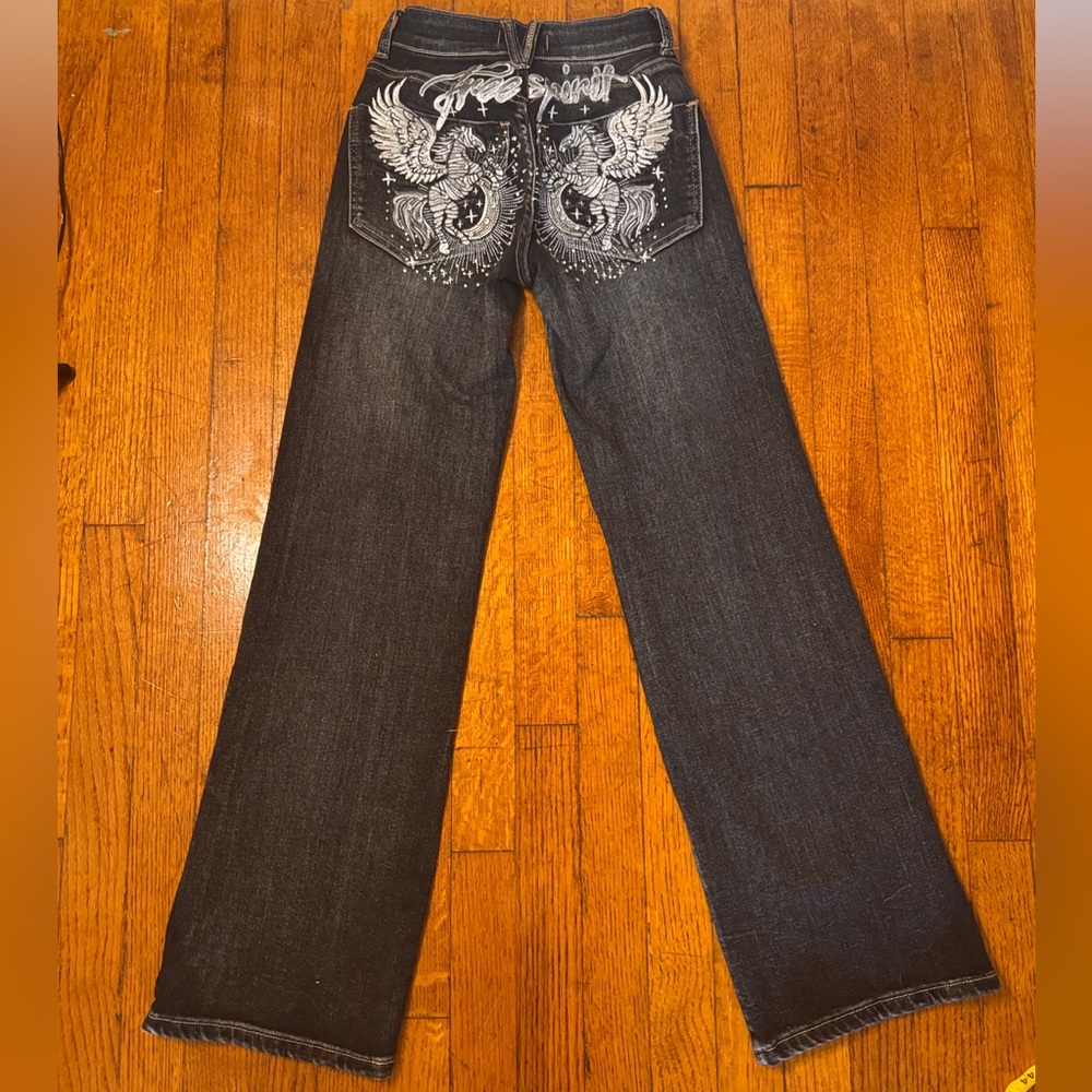 Embroidered Wing Pocket Straight Leg Jeans in Black